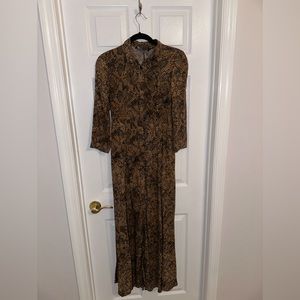 Long dress with pockets!. Zara